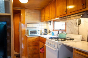 Vintage Trailer - Cute Spot for Budget Travelers